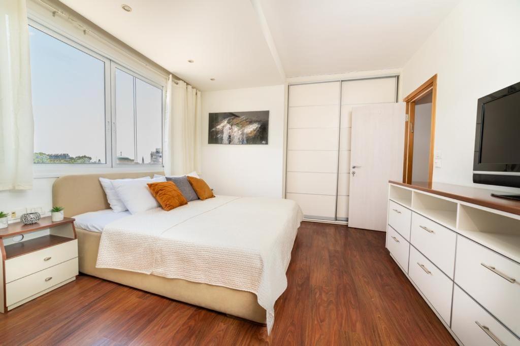 Art Apartment In Mamila - Art & View Gerusalemme Esterno foto