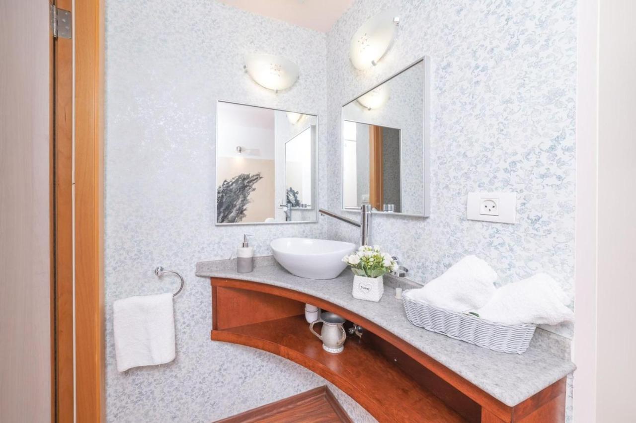 Art Apartment In Mamila - Art & View Gerusalemme Esterno foto