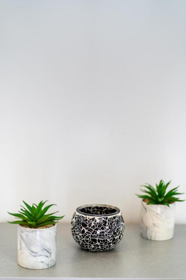 Art Apartment In Mamila - Art & View Gerusalemme Esterno foto